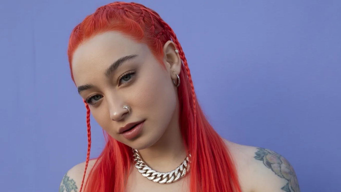 Supporting Celebrities Without Spreading Misinformation