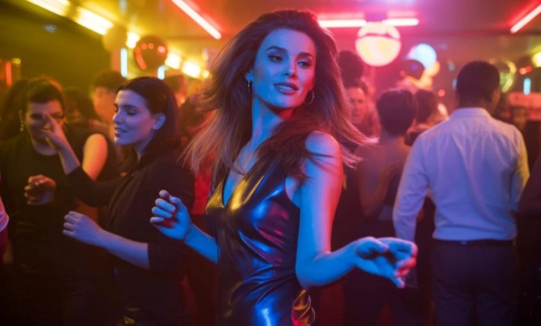 A Night at the Roxbury Eva Mendes Scene: A Memorable Moment in Comedy Film